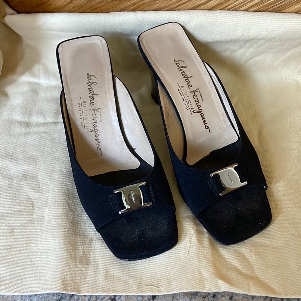 Black sandals 31/2” heels.